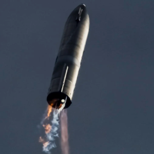 SpaceX Starship with thrusting for controlled landing